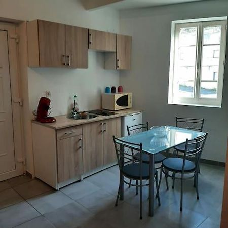 Confortable En Hyper Centre Parking Gratuit Dans La Rue Acces Avec Boite A Clee Appartement Castres  Buitenkant foto